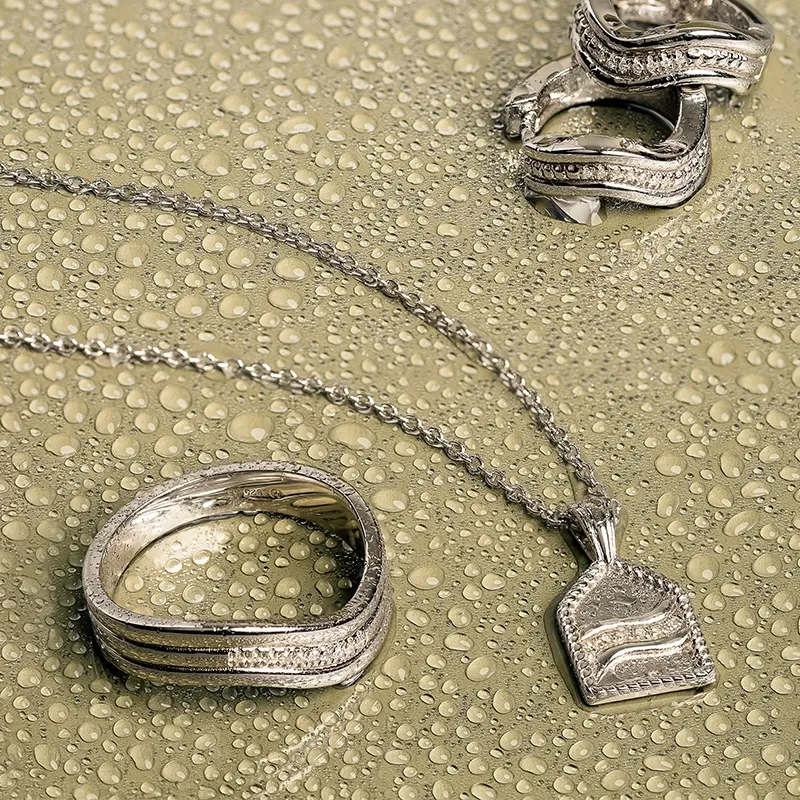 ondine jewelry set in silver with diamonds